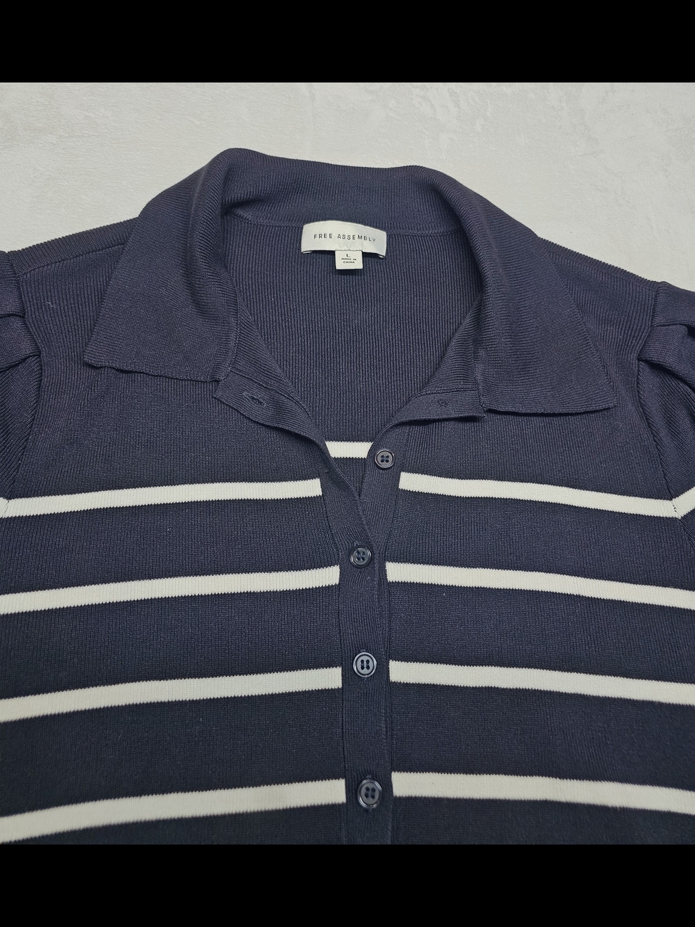💥Free Assembly Navy V-Neck Button-Front Striped Sweater💥